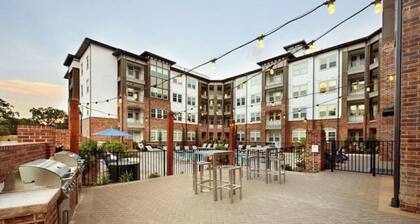 Stylish 2BR/2BA Retreat in Baton Rouge