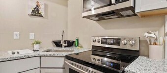 Charming Private 1 BR apartment, King bed - Newark