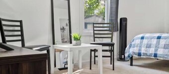 Charming Private 1 BR apartment, King bed - Newark