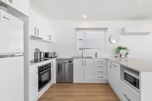 Comfort House, Beach View | Private kitchen - The Beach House (Mermaid Beach)