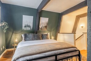 2 chambres, fer et planche à repasser, Wi-Fi, draps fournis