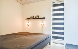 3 bedrooms, free WiFi - Lovely home in Løgstrup with house sea view (Løgstrup)