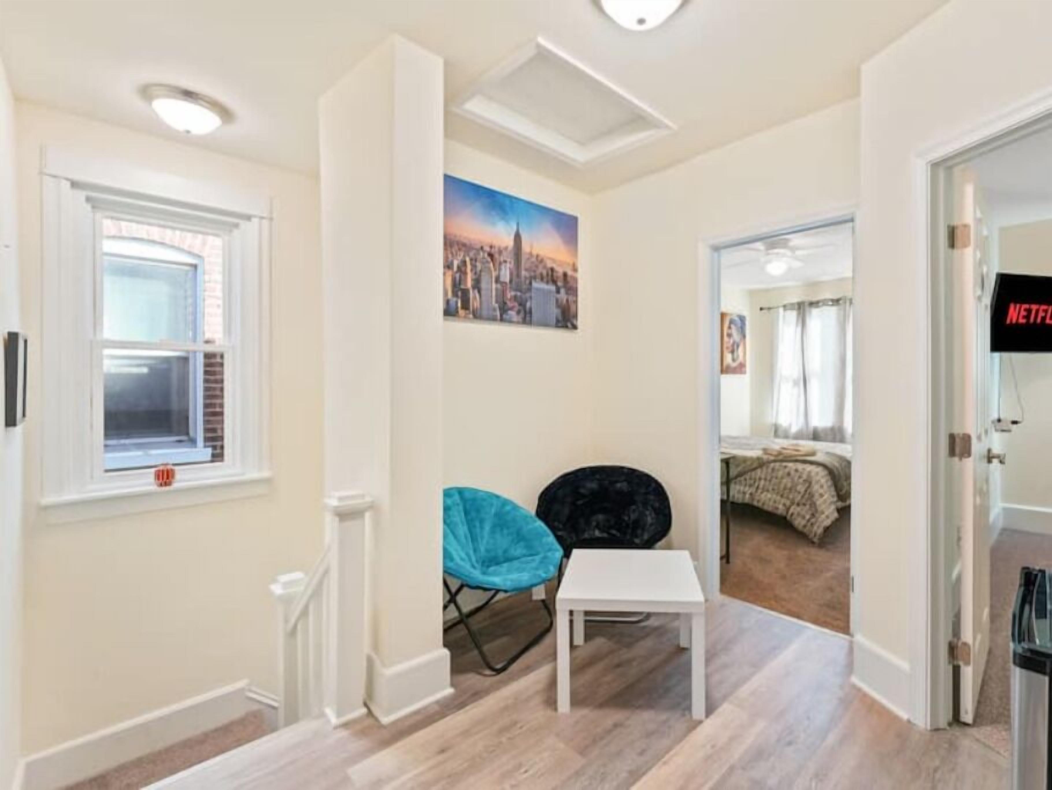 10 bedrooms, iron/ironing board