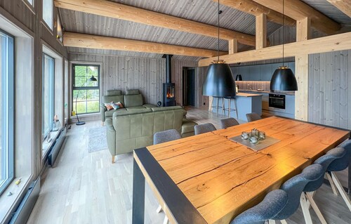 Lovely home in Gålå with sauna