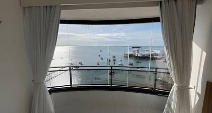 Hosts BR - Flat frente mar