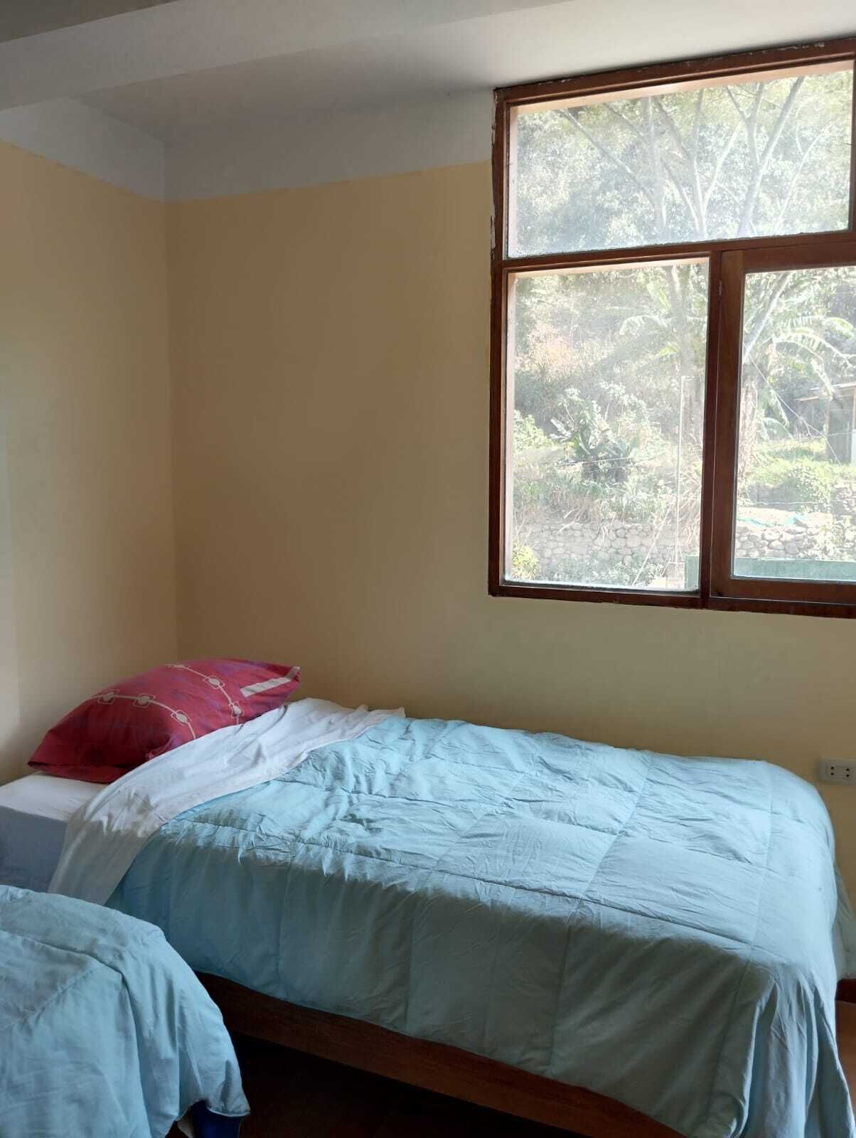 Laptop workspace, soundproofing, free WiFi