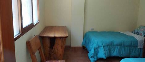 Laptop workspace, free WiFi