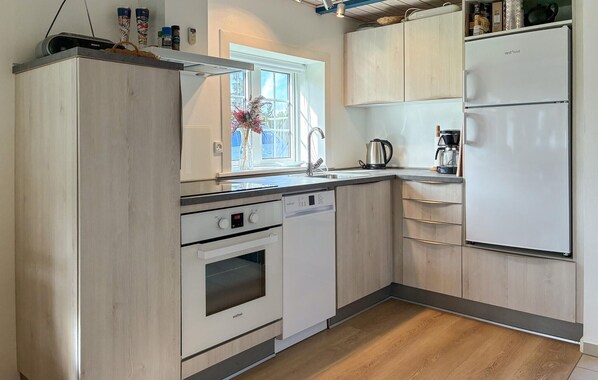 Kühlschrank, Herdplatte, Geschirrspüler