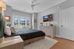 Free WiFi, bed sheets - First-floor condo near Myrtlewood Golf and Pool (Myrtle Beach)