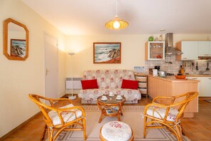 TV - Carnac - 3-room house - 63m² (CARNAC)