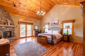 4 quartos, Wi-Fi de cortesia, roupa de cama