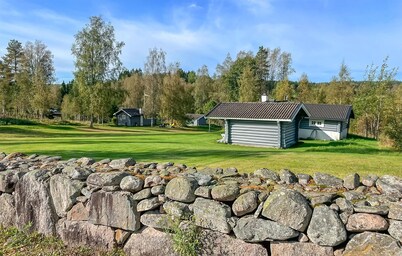 Nice home in ÄrjÀng with house a panoramic view