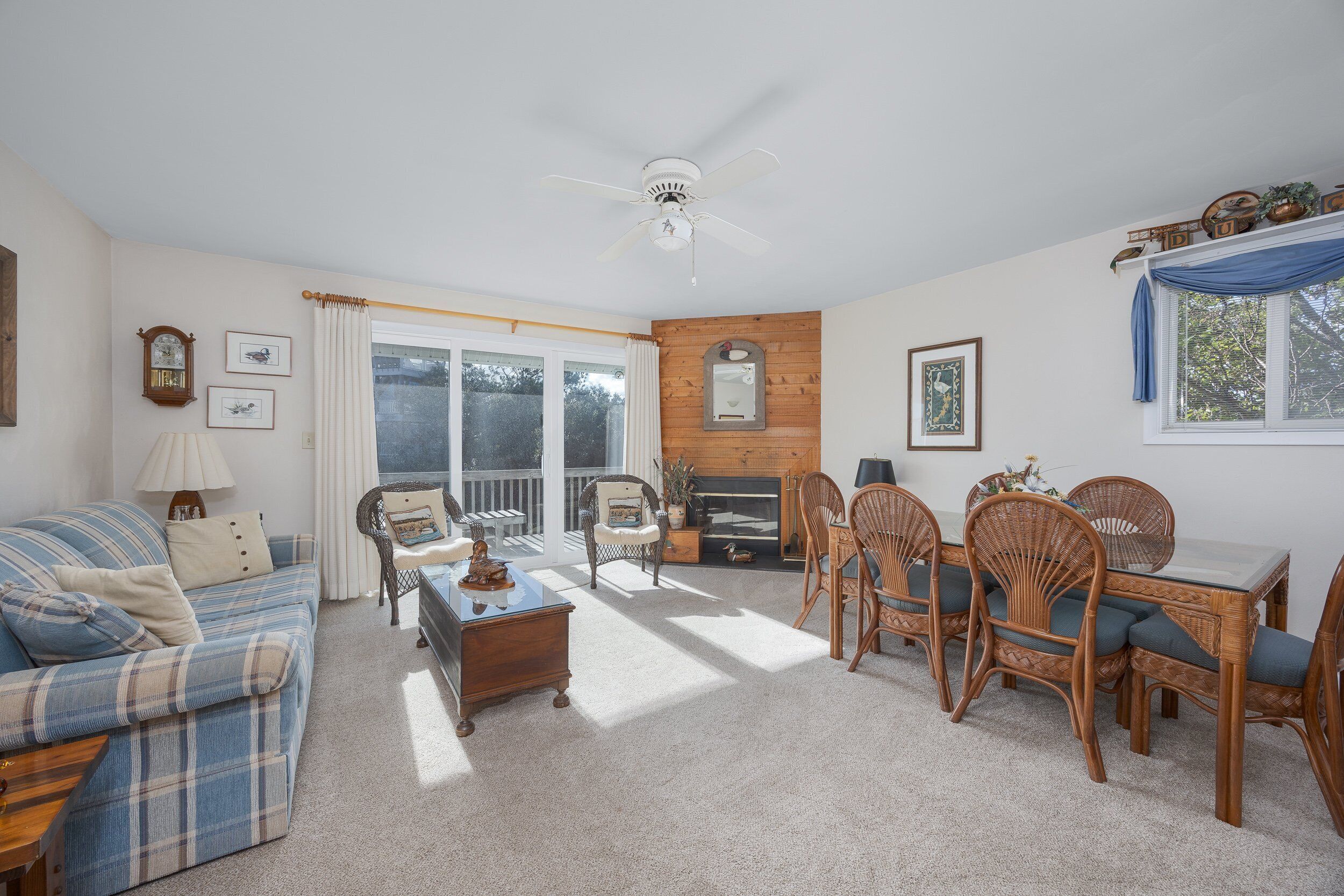 Televisio, takka, DVD-soitin