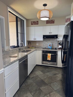 Fridge, microwave, oven, stovetop