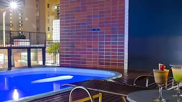 Apartment | Pool | Outdoor pool