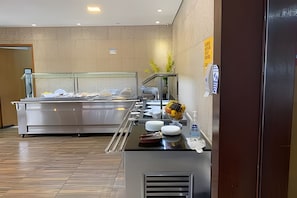 Comfort Apartment | Dining