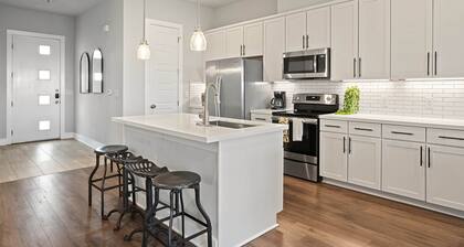 East Austin Weird- 2bd/2 bath, sleeps 6