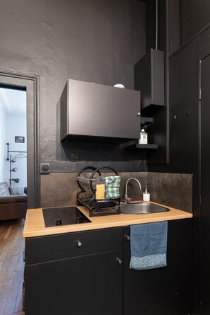 Fridge, microwave, toaster, cookware/dishes/utensils