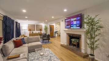 Smart TV, ping pong, stereo, computer monitors