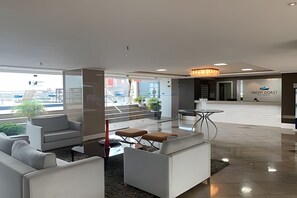 Luxury Apartment | Lobi