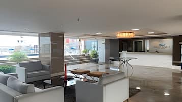 Luxury Apartment | Lobby