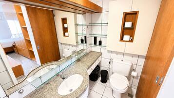 Apartment | Bathroom