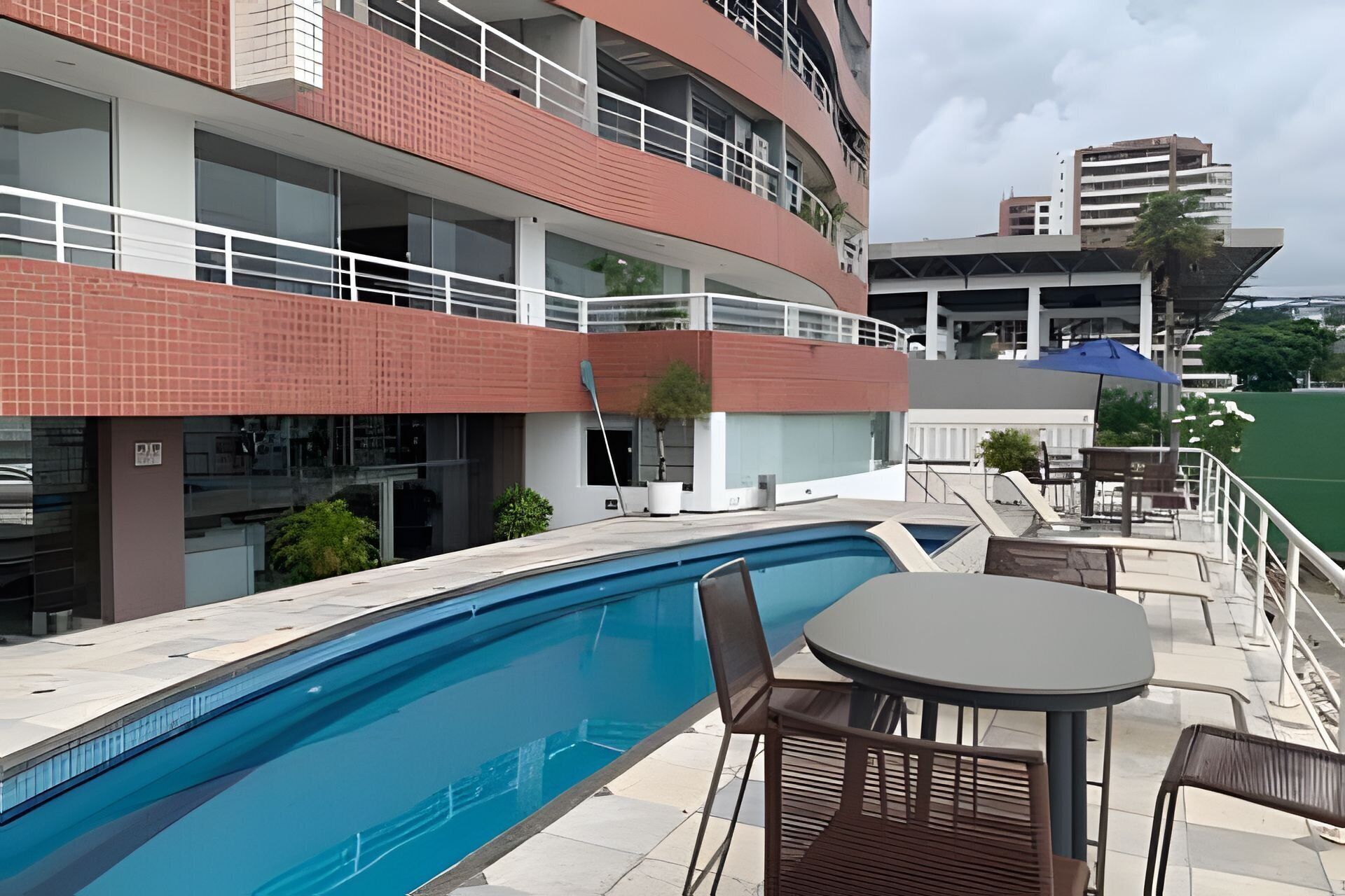 Apartamento superluxo | Piscina | Piscina externa