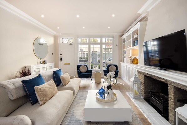 TV, fireplace, offices