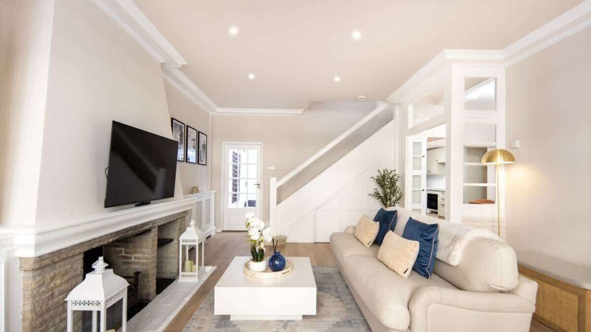 TV, fireplace, offices