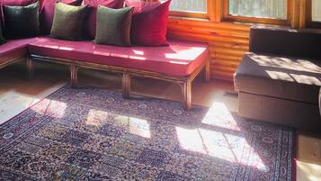 Family Cabin, Multiple Beds, Kitchen | Free WiFi