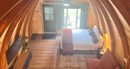 Smokey Hollow Motel & Resort