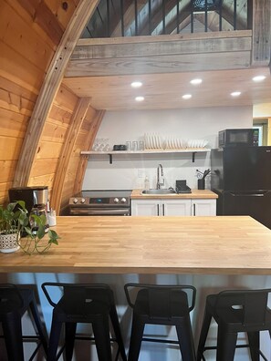 Ferienhütte, Mehrere Betten, Küche | Eigene Küche | Mini-Kühlschrank, Mikrowelle