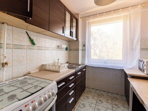 Fridge, microwave, oven, stovetop