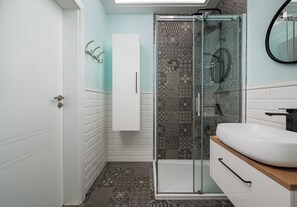 Dutxa, assecador de cabells i tovalloles 