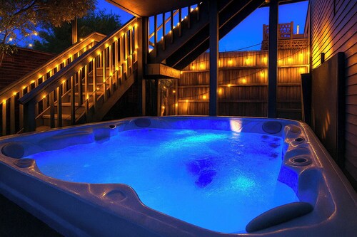 Spacious 7BR Highlands Home | Hot Tub | Sleep 14+