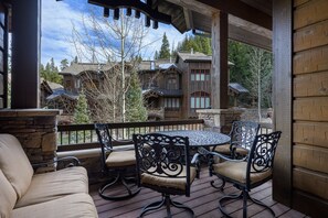 Outdoor dining - Ski In Out Villa 464 I Private Hot Tub I Great Views I Outdoor Fireplace I Discounted Attractions (Winter Park)