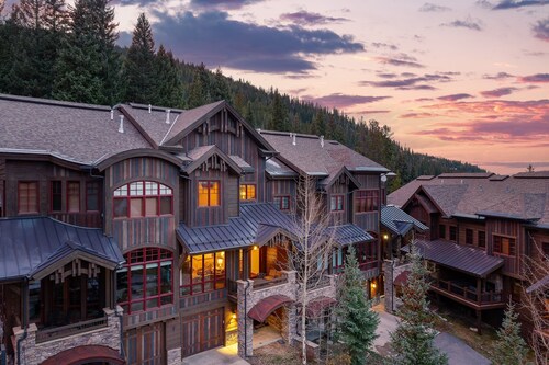 Ski In Out Villa 464 I Private Hot Tub I Great Views I Outdoor Fireplace I Discounted Attractions