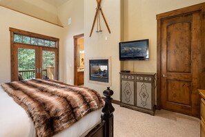 4 Schlafzimmer, Schreibtisch, Bügeleisen/Bügelbrett, Reisekinderbett