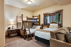 4 bedrooms, desk, iron/ironing board, travel cot