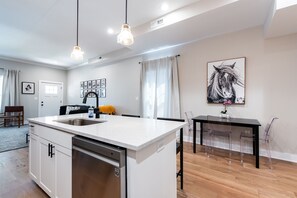 Interior - Spacious 3BR | Perfect for Expo, Derby & Downtown (Louisville)