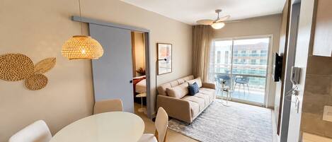 Apartment | Living area | Flat-screen TV