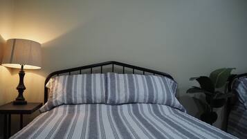Comfort Cottage | Iron/ironing board, free WiFi