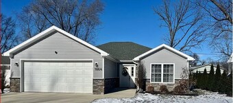 3-bedroom house 5 yr old  in nice Lima neighborhood, AC, garage, outdoor dining