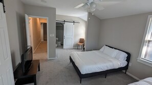 3 chambres, fer et planche à repasser, Wi-Fi, literie fournie