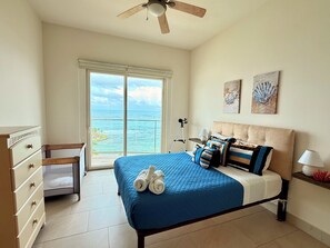 Room - Large Oceanfront Balcony at Escondida Beach (María Chiquita)