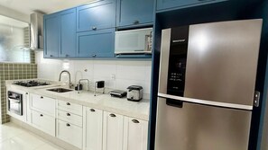 Comfort Apartment, Lanai, Beach View | Private kitchen