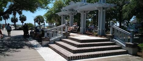 المنطقة المحيطة بالمنشأة