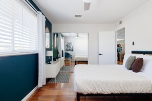 4 bedrooms, desk, iron/ironing board, travel cot