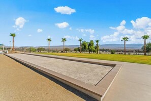 Property grounds - Desert Getaway | Pool & Mountain Views (Palm Desert)