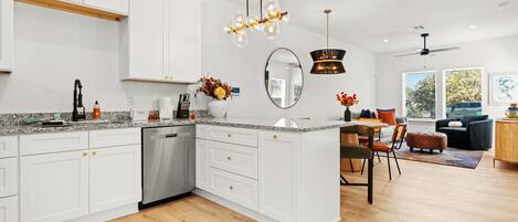 المنشأة من الداخل